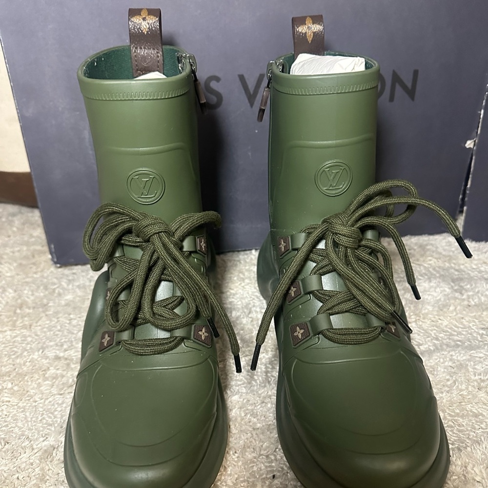 Louis Vuitton Olive Green Lace-Up Boots - Picture 5 of 8